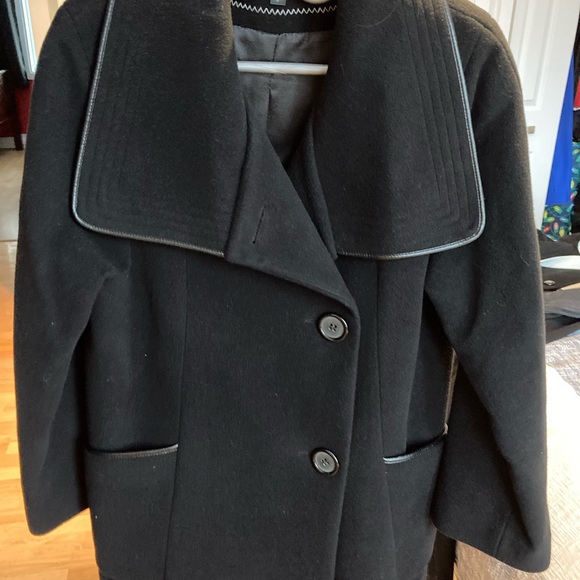 Wool and Cashmere Vintage Black Coat - Picture 4 of 8